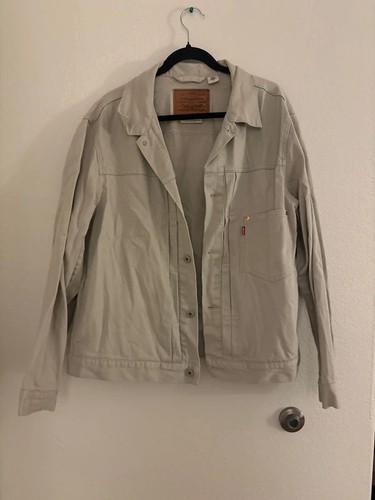 Women levi jacket size - ,